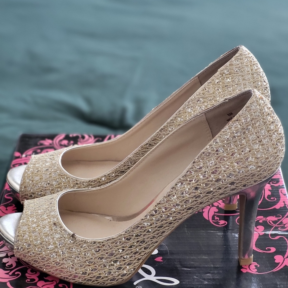 Platform Heels - Picture 2 of 3